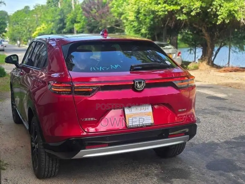 Honda Vezel z premium 2026
