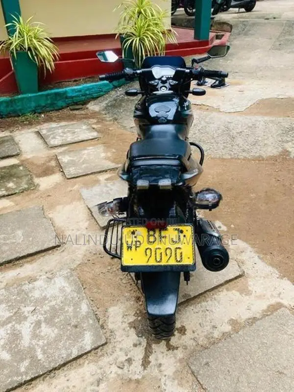 Bajaj Pulsar 150 2017