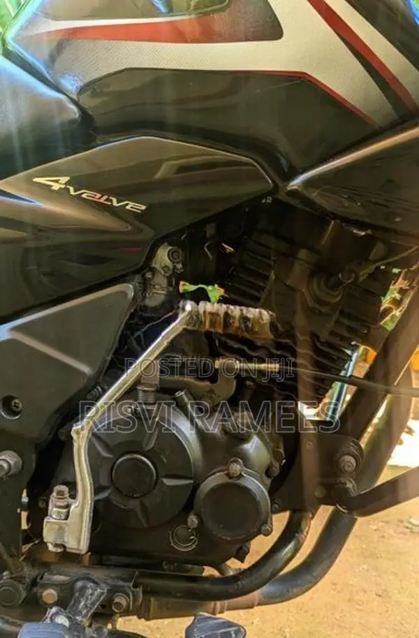Bajaj Discover 150f 2015