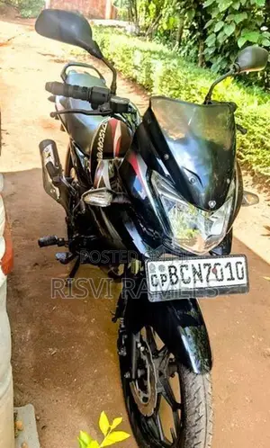 Bajaj Discover 150f 2015