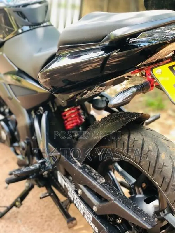 Bajaj Pulsar NS200 2025