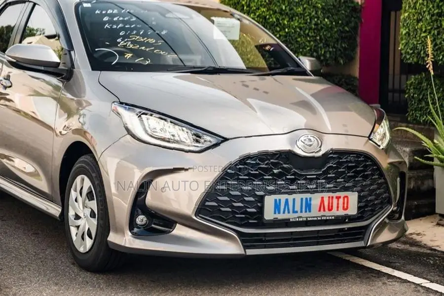 Toyota Yaris G-LED BRONZE 2025