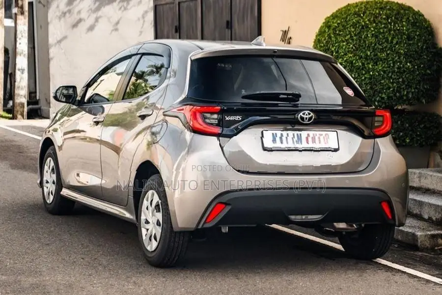 Toyota Yaris G-LED BRONZE 2025