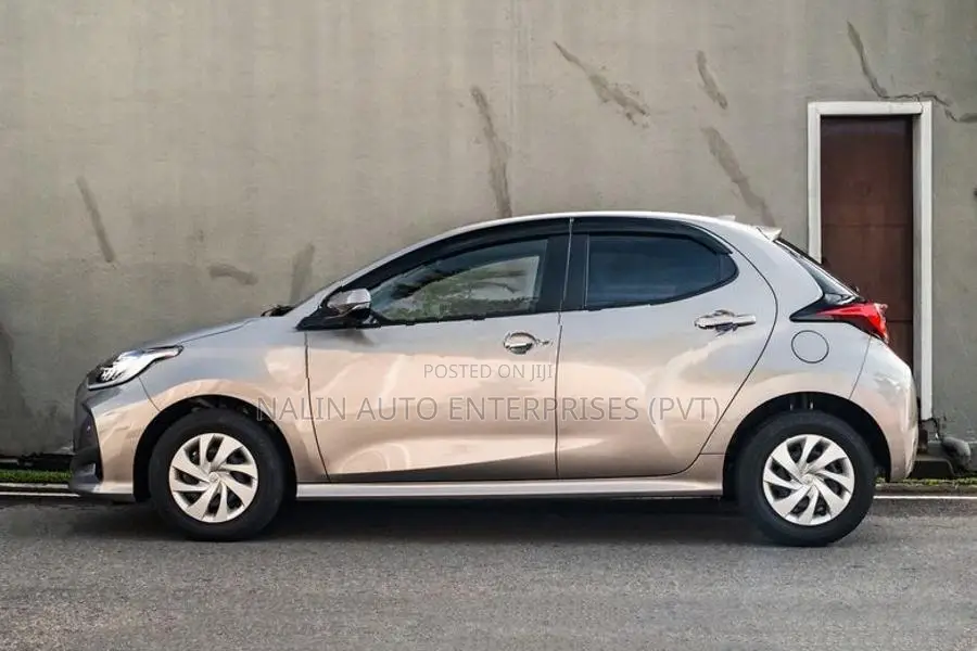 Toyota Yaris G-LED BRONZE 2025