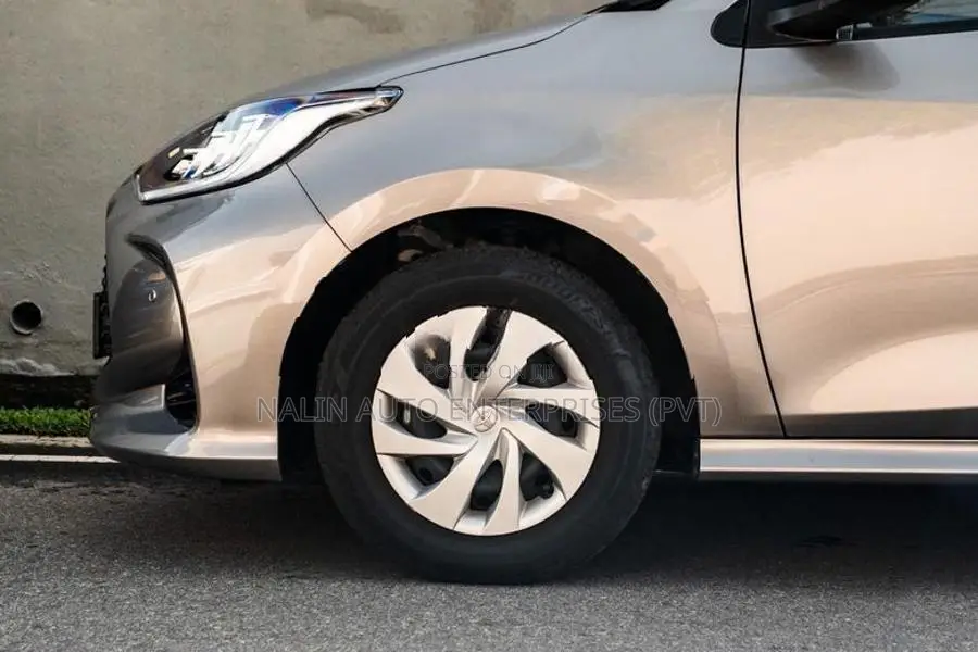 Toyota Yaris G-LED BRONZE 2025