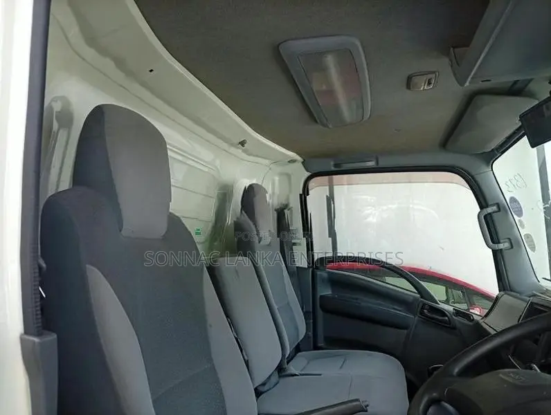 Isuzu Elf 2016