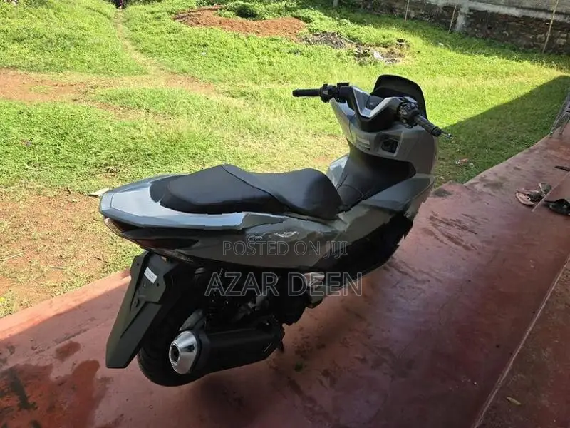 Honda PCX160 2025