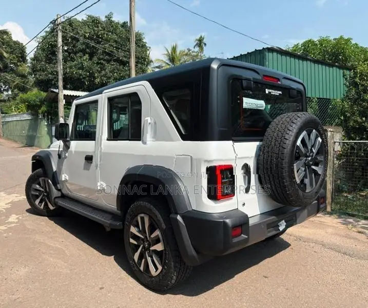 Mahindra Thar Roxx AX7L P RWD 2025