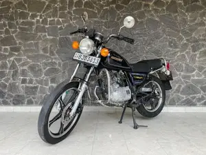 Suzuki GN 125 2021