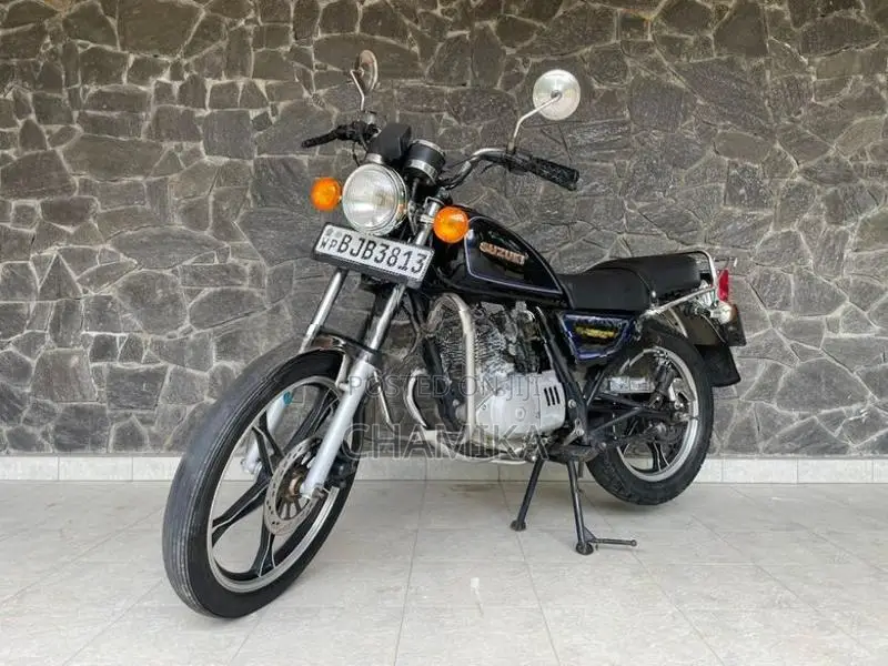 Suzuki GN 125 2021