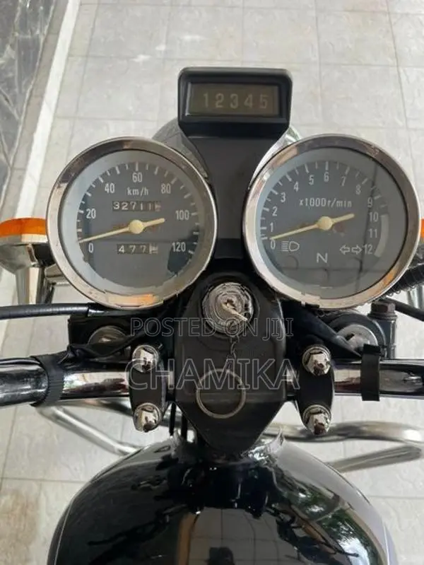 Suzuki GN 125 2021
