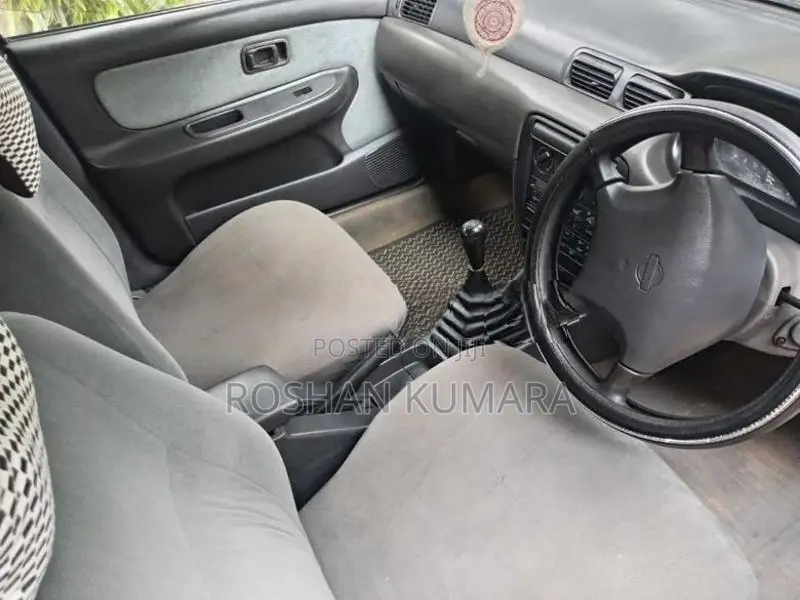 Nissan Sunny fb14 1997