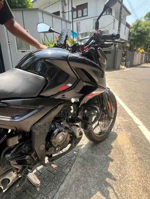 Bajaj Pulsar N160 2025