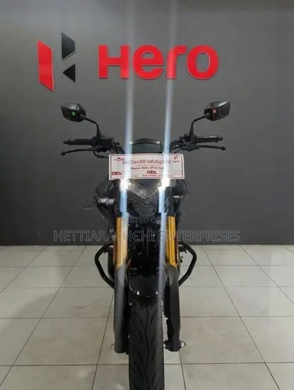 Hero Hunk 160R 4V 2026