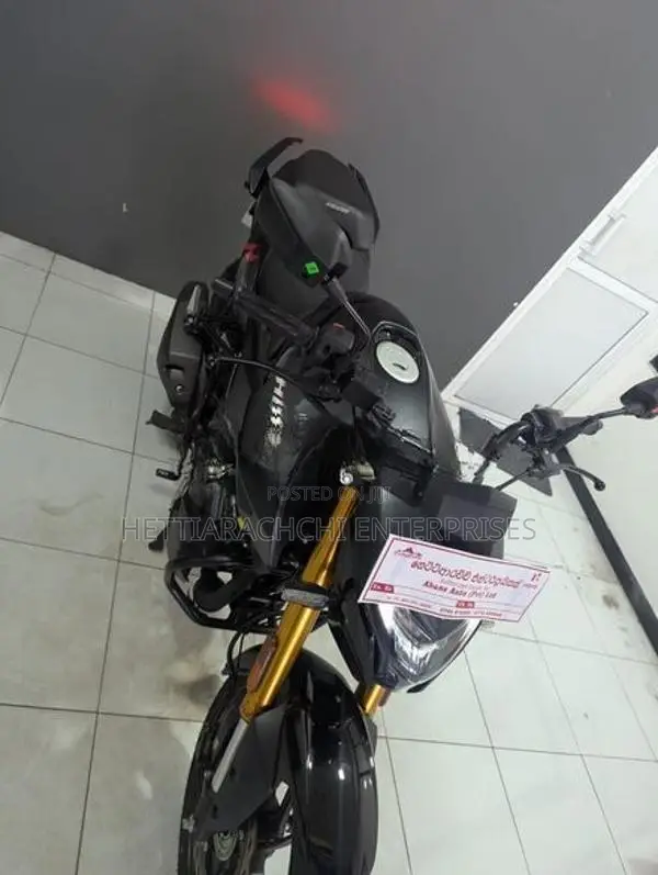 Hero Hunk 160R 4V 2026