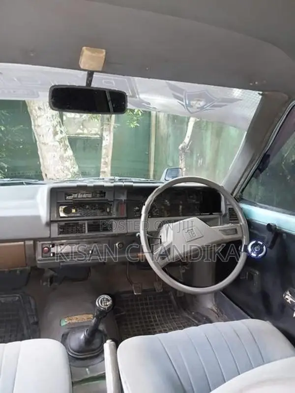 Toyota Corolla KE72 DX Wagon 1985