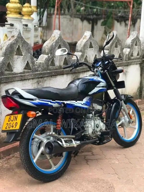 Bajaj CT100 2025