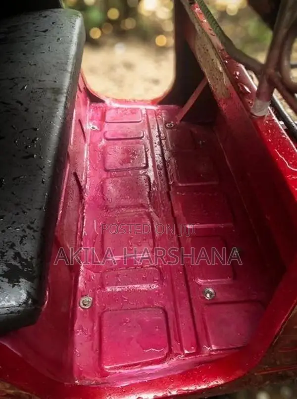 Bajaj RE 2003