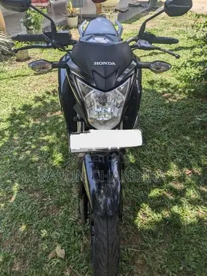 Honda CB Hornet 160R 2016