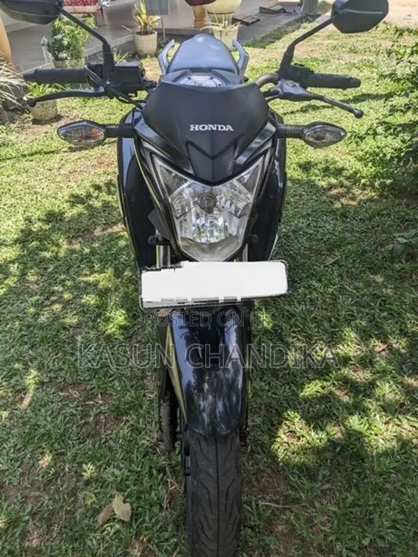 Honda CB Hornet 160R 2016
