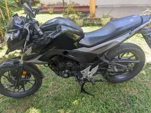 Honda CB Hornet 160R 2016
