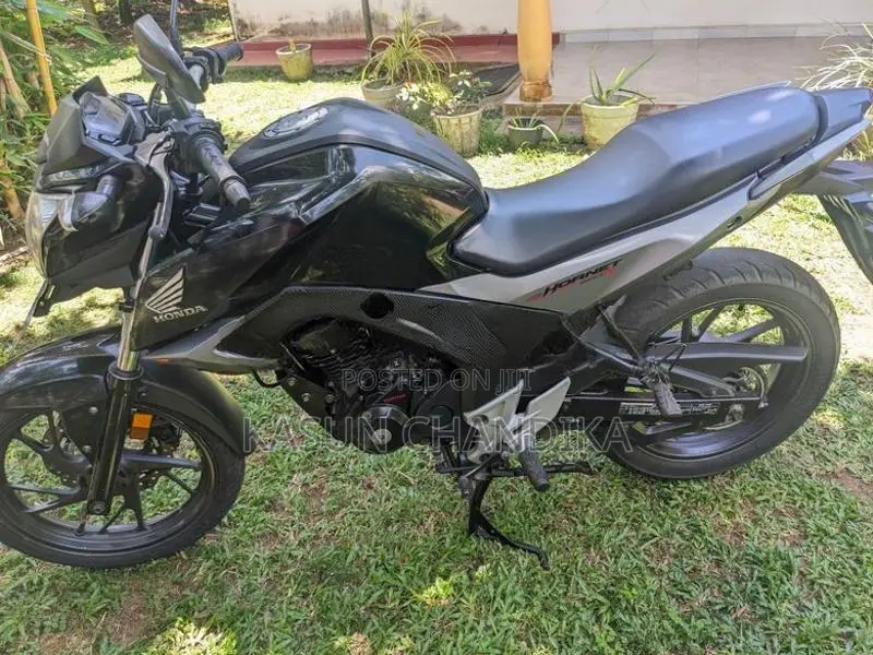 Honda CB Hornet 160R 2016