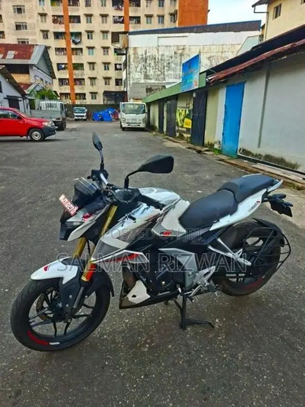Bajaj Pulsar N160 2025