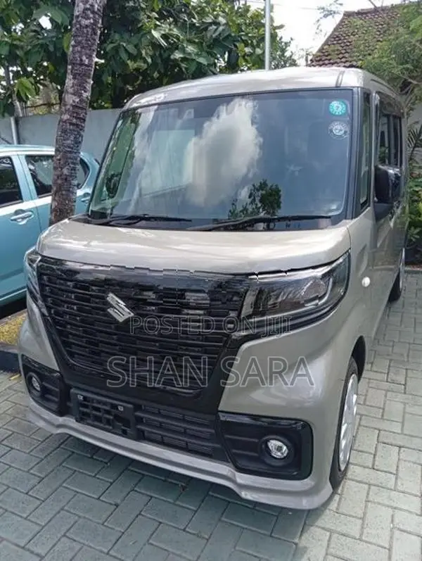 Suzuki Spacia Base 2024