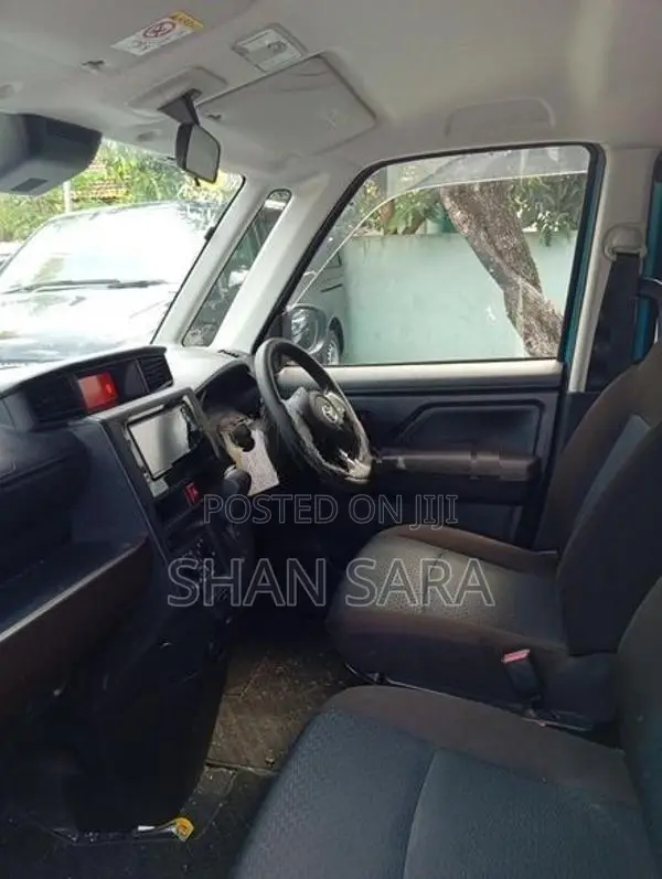 Toyota Roomy X 2024