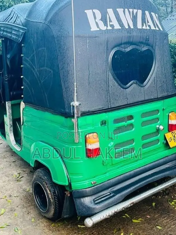 Bajaj RE 2010