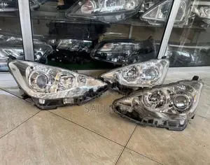 Toyota Aqua Head Light