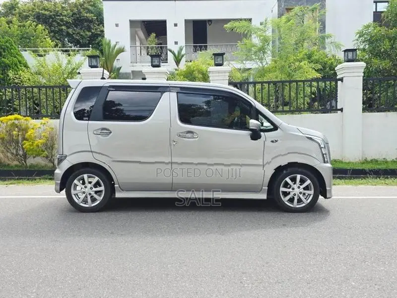Suzuki Wagon R Stingray Safety 2018