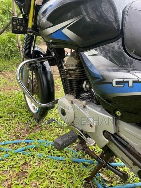Bajaj CT100 2018