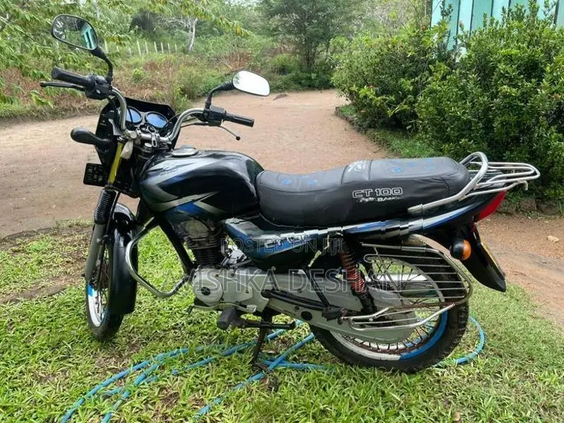 Bajaj CT100 2018