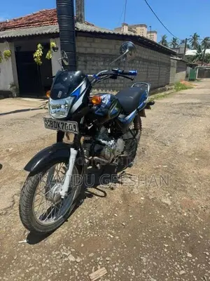 Bajaj CT100 2016