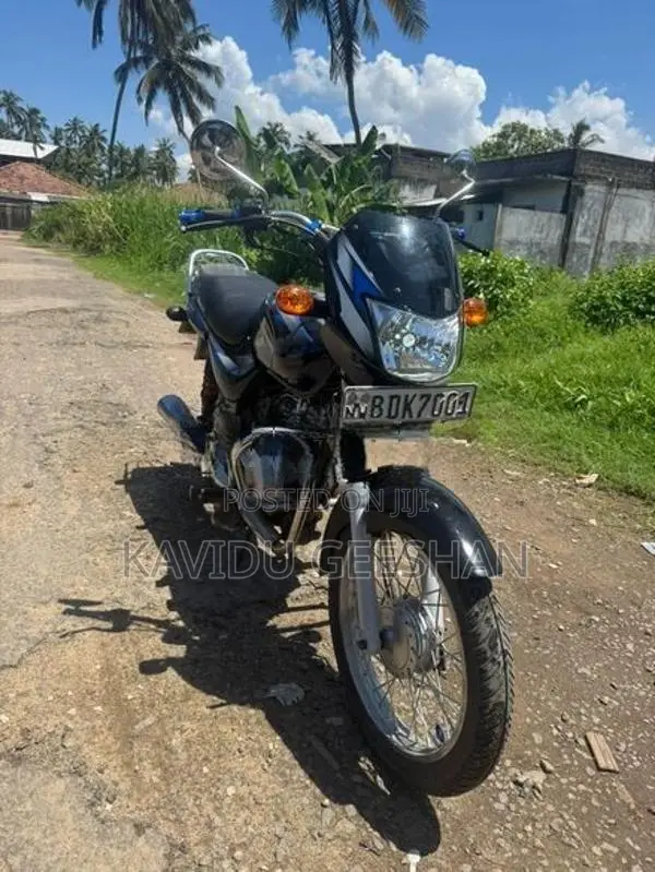 Bajaj CT100 2016