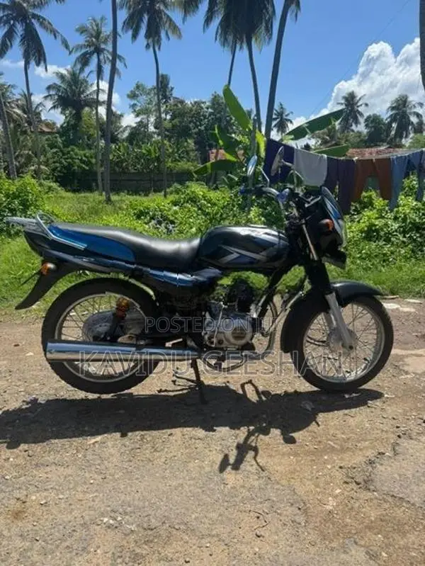 Bajaj CT100 2016