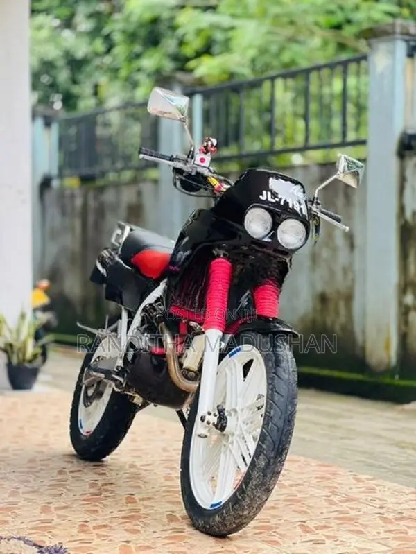 Honda AX1 2001