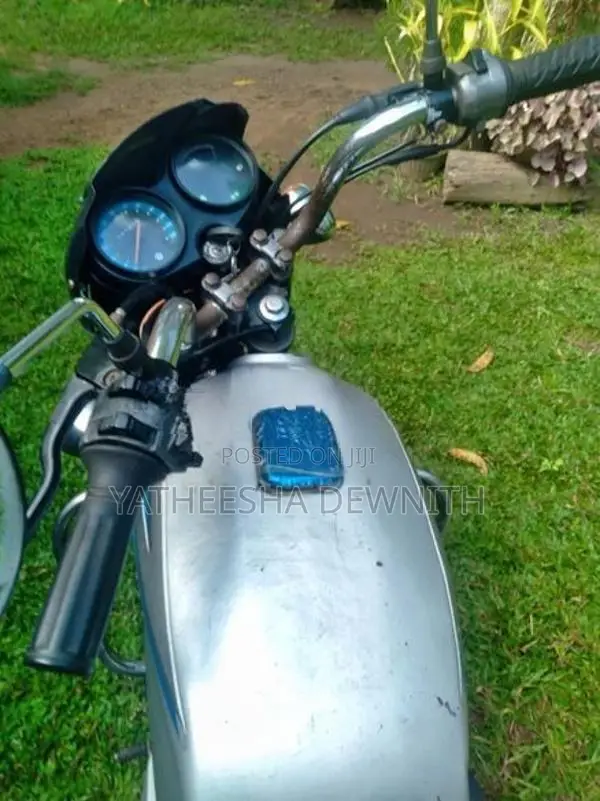 Bajaj Boxer 2002