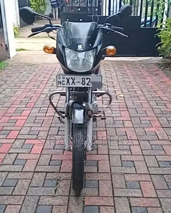 Bajaj CT100 2012