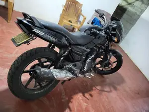 Bajaj Pulsar 180 2006