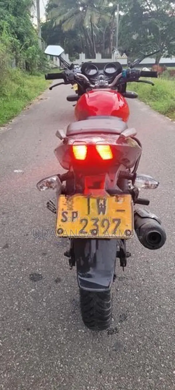 Bajaj Pulsar 180 2007