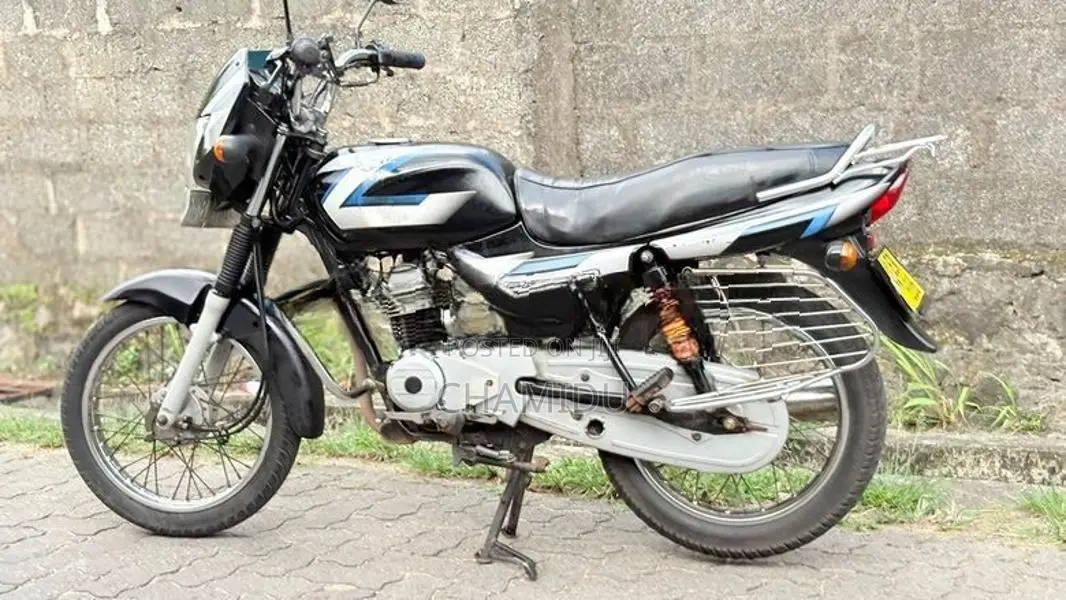Bajaj CT100 2016