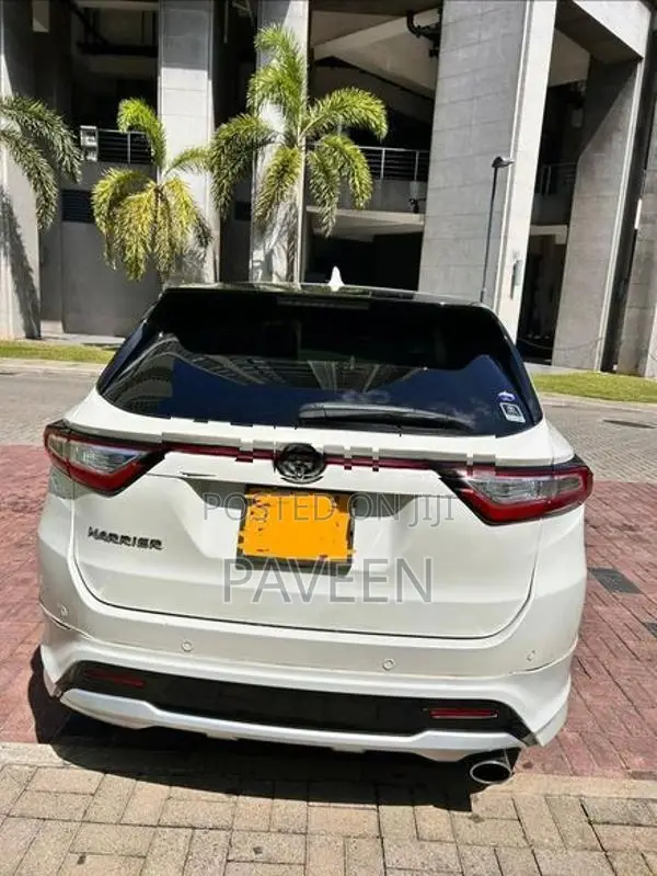 Toyota Harrier 2017