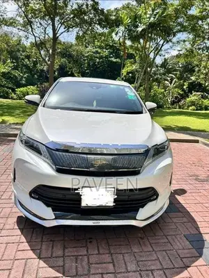 Toyota Harrier 2017