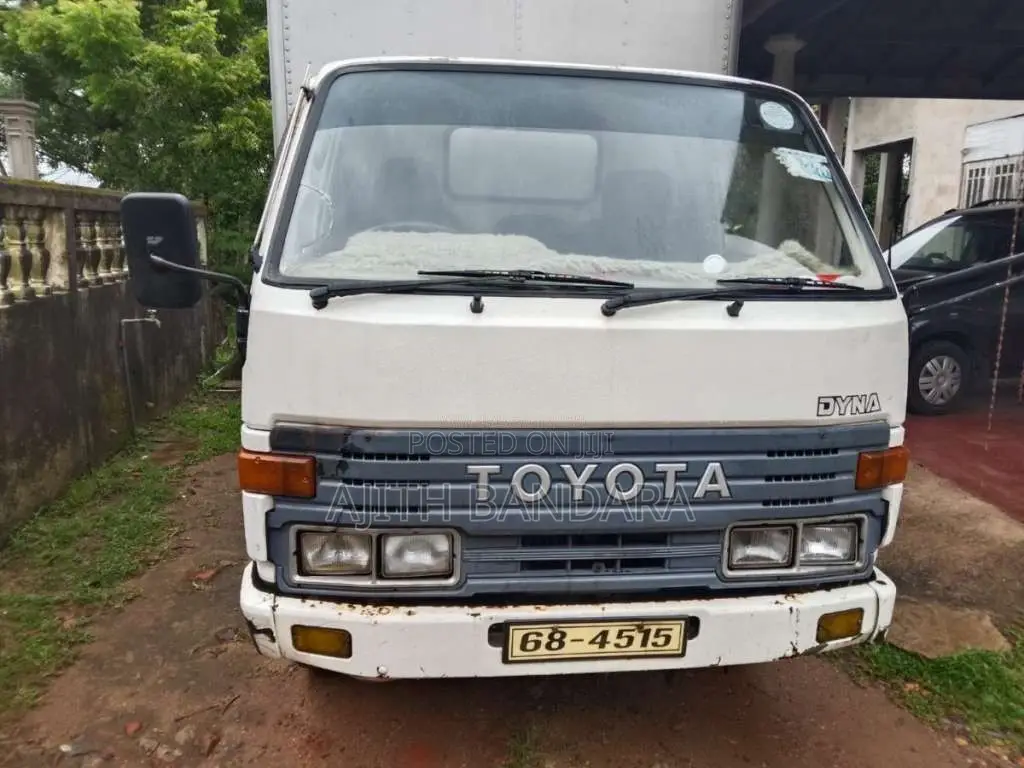 Toyota dyna narrow face 24v cabine for Lorry