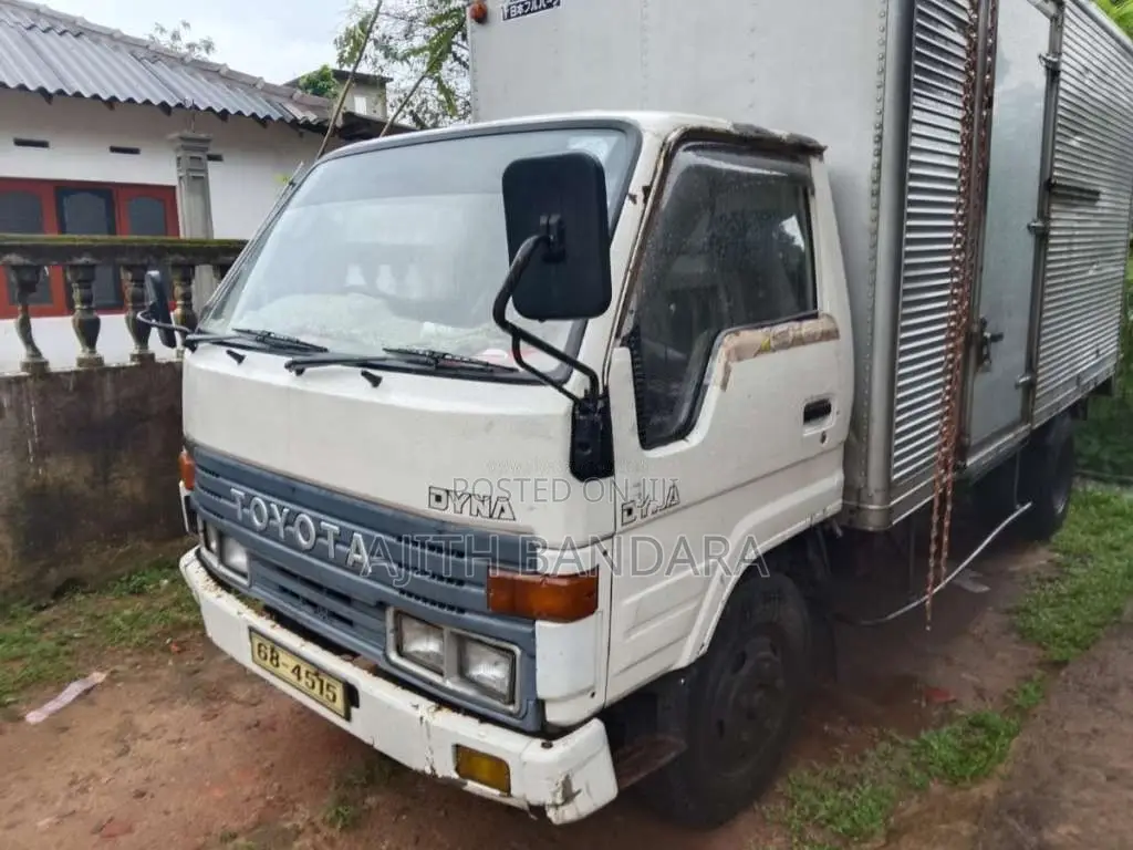 Toyota dyna narrow face 24v cabine for Lorry
