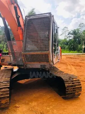 Hitachi Hithachi 120-2 2012 Heavy-Duty (Used)