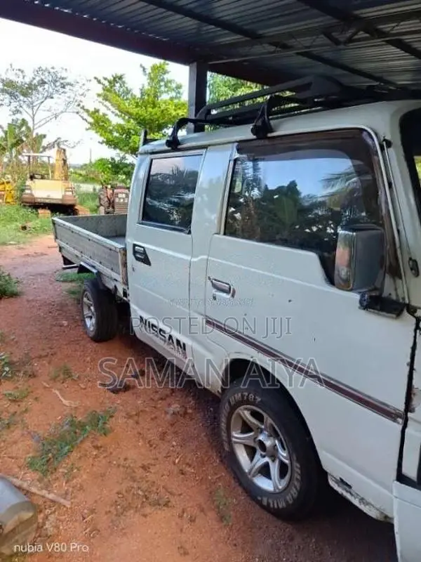 Nissan CrewCab 1982 Crew Cab (Used)