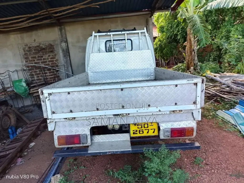 Nissan CrewCab 1982 Crew Cab (Used)
